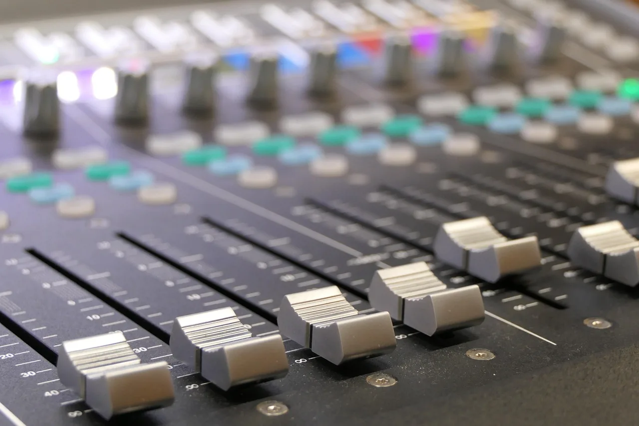 sound, console mixing, studio, mixer, audio, equipment, technology, professional, volume, deejay, broadcast, producer, mix, mixing, gray technology