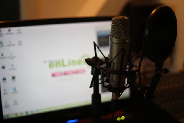 digital marketing, audio, microphone, podcast, study, sound, recording, radio, computer, locution, radio online, podcast, podcast, locution, locution, locution, locution, locution. Podcast-Werbung einkaufen